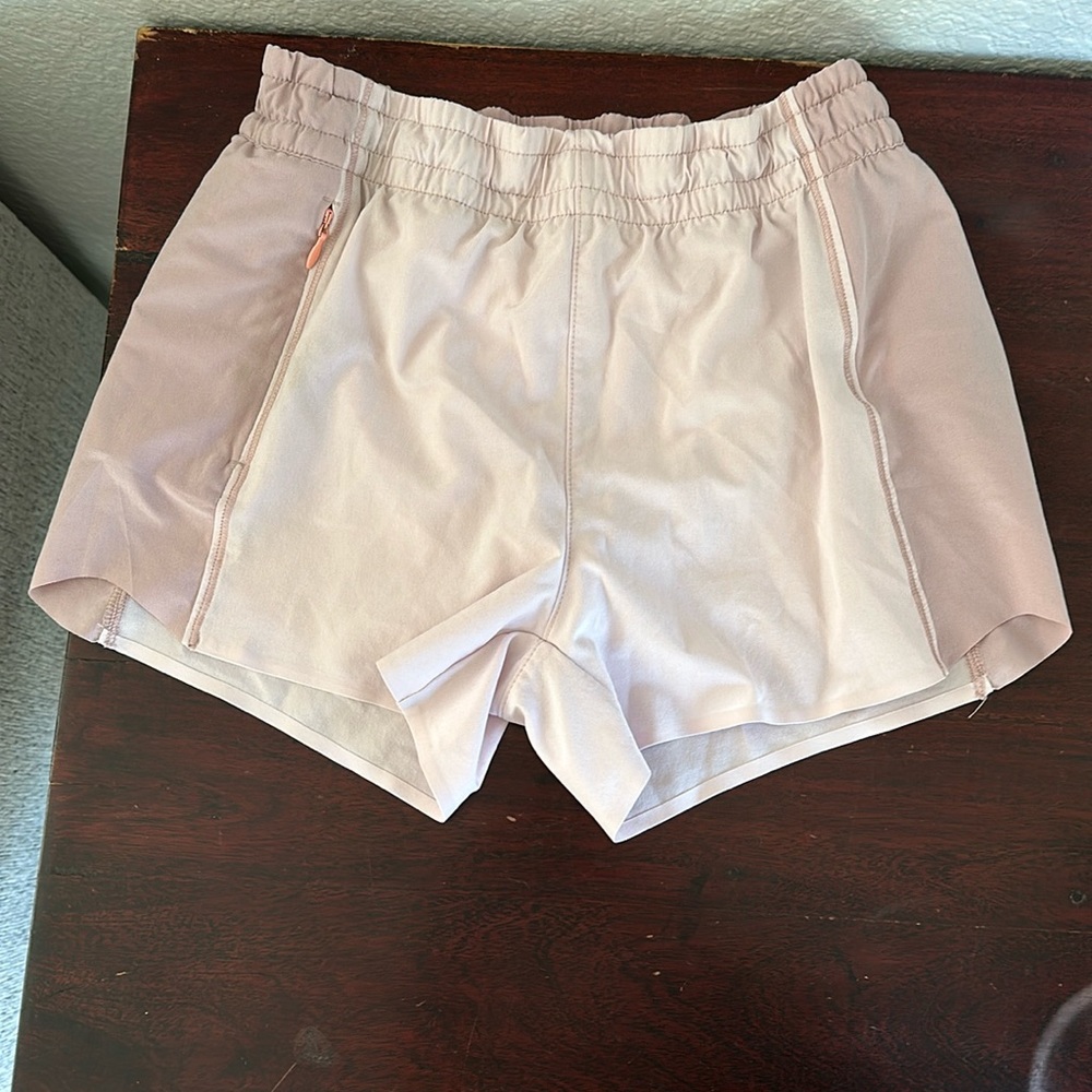 athleta shorts heart the hustle 2.5” short